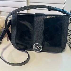 Michael Kors Lillie signature Exc. polished top